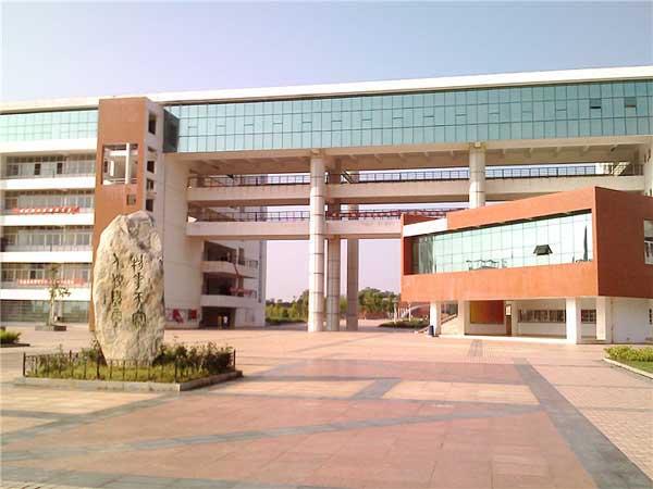 南昌工业工程学校专地址