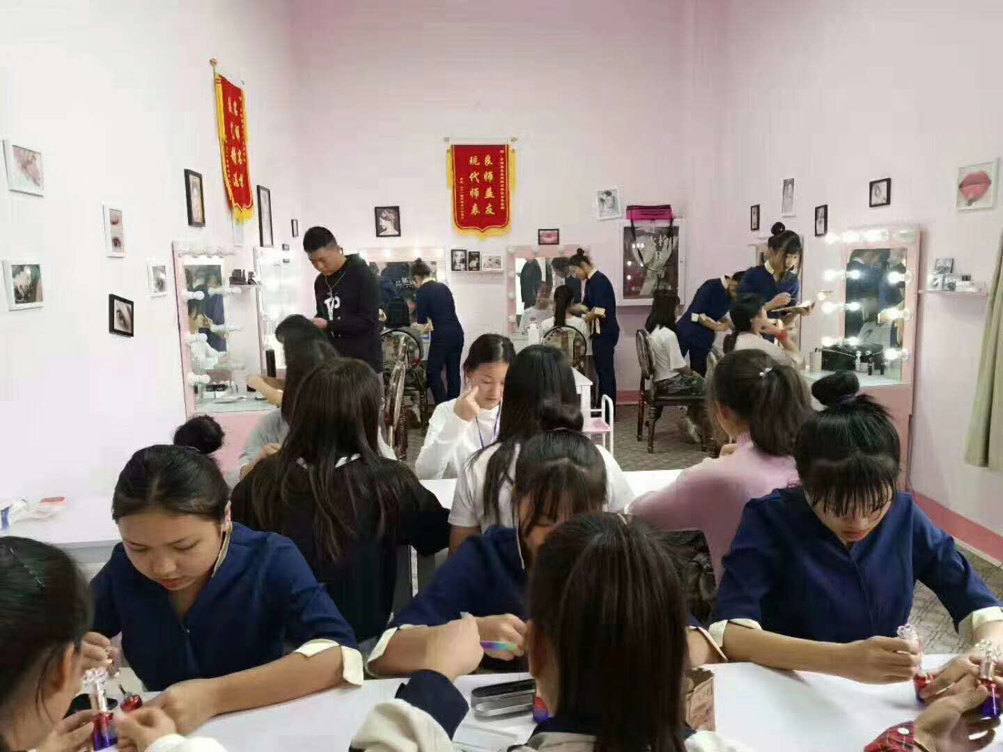 唯品会上的化妆品是正品吗_化妆品科学与技术_一流的化妆技术