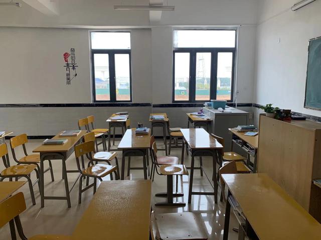 教室图片_已压缩.jpg